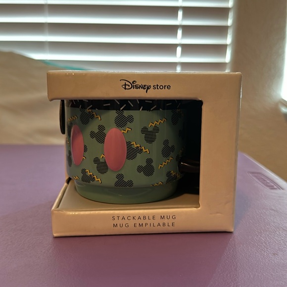 Limited Release series 9 Mickey mug - Picture 1 of 4